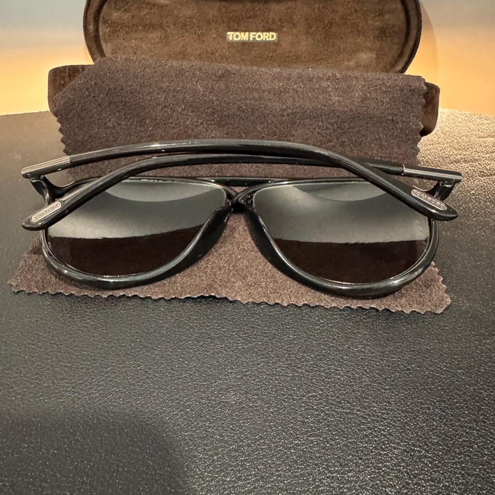 Tom Ford Maximillian TF206 Sunglasses in Color 01T - Picture 5 of 7